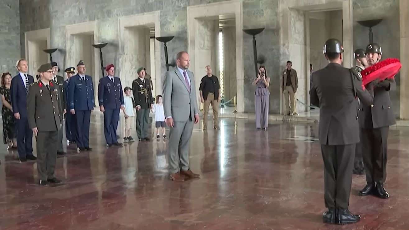 belçika savunma bakanı
