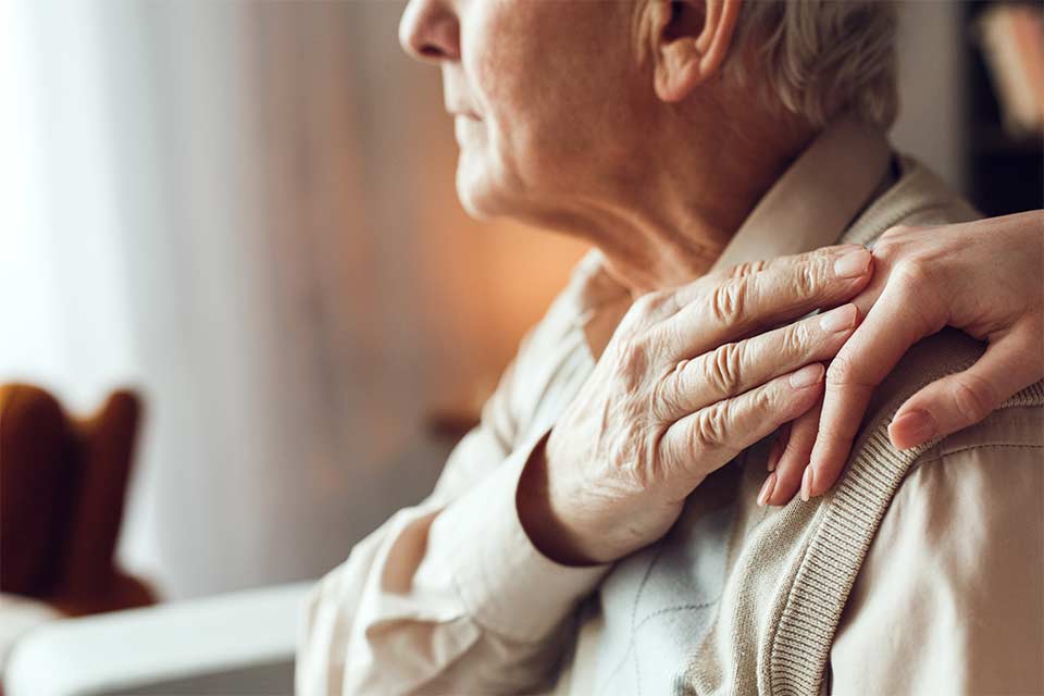 Alzheimer mı, unutkanlık mı? Erken belirtileri nasıl ayırt edersiniz?