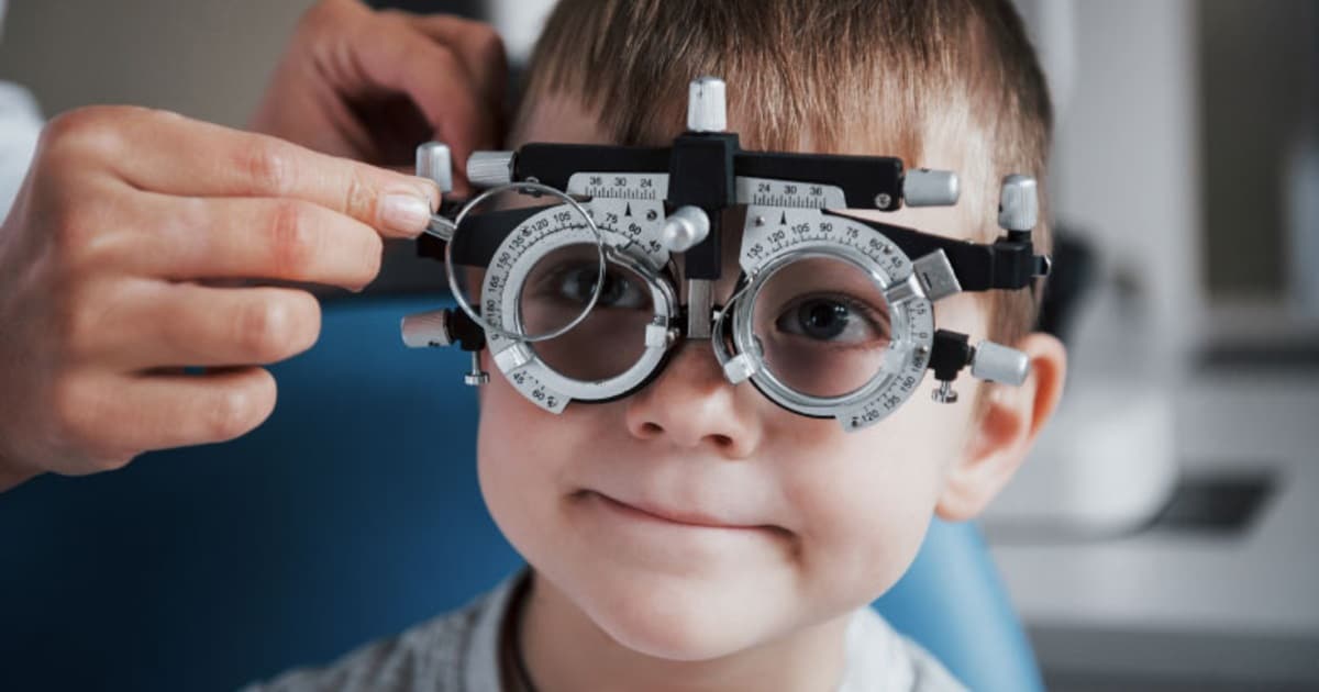 Miyopi, hipermetropi ve astigmat: Çocuklarda sık görülen kırma kusurları