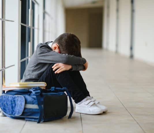 Okul fobisi, çocuklarda kaygı, okul reddi ve ayrılık anksiyetesi.