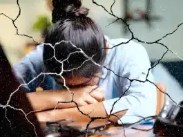 Ofiste yaşanan sessiz çatlama, sessiz istifadan farklı olarak, tükenmişlik nedeniyle çalışan bağlılığını bitirir.