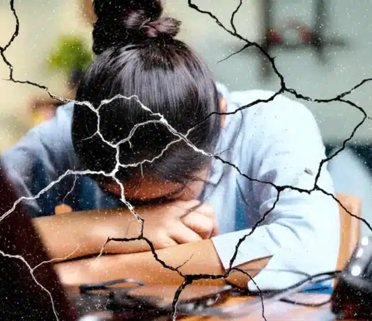 Ofiste yaşanan sessiz çatlama, sessiz istifadan farklı olarak, tükenmişlik nedeniyle çalışan bağlılığını bitirir.