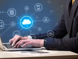 Şirketlerin 2025 bulut stratejileri; public cloud platformları, yapay zeka çözümleri ve FinOps ile maliyet kontrolü.