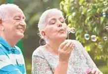 Sağlıklı yaşlanma, yaşlanmanın nedenlerini anlayıp, bilişsel sağlık ve direnç egzersizleri ile mümkündür.