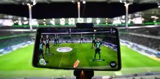 Futbolu 5G deneyimlemek: Canlı yayın, oyuncu performansı ve stadyum projeleri Futbolu 5G deneyimlemek: 5G teknolojisi ile canlı yayın devrimi ve anlık oyuncu performansı analizi.