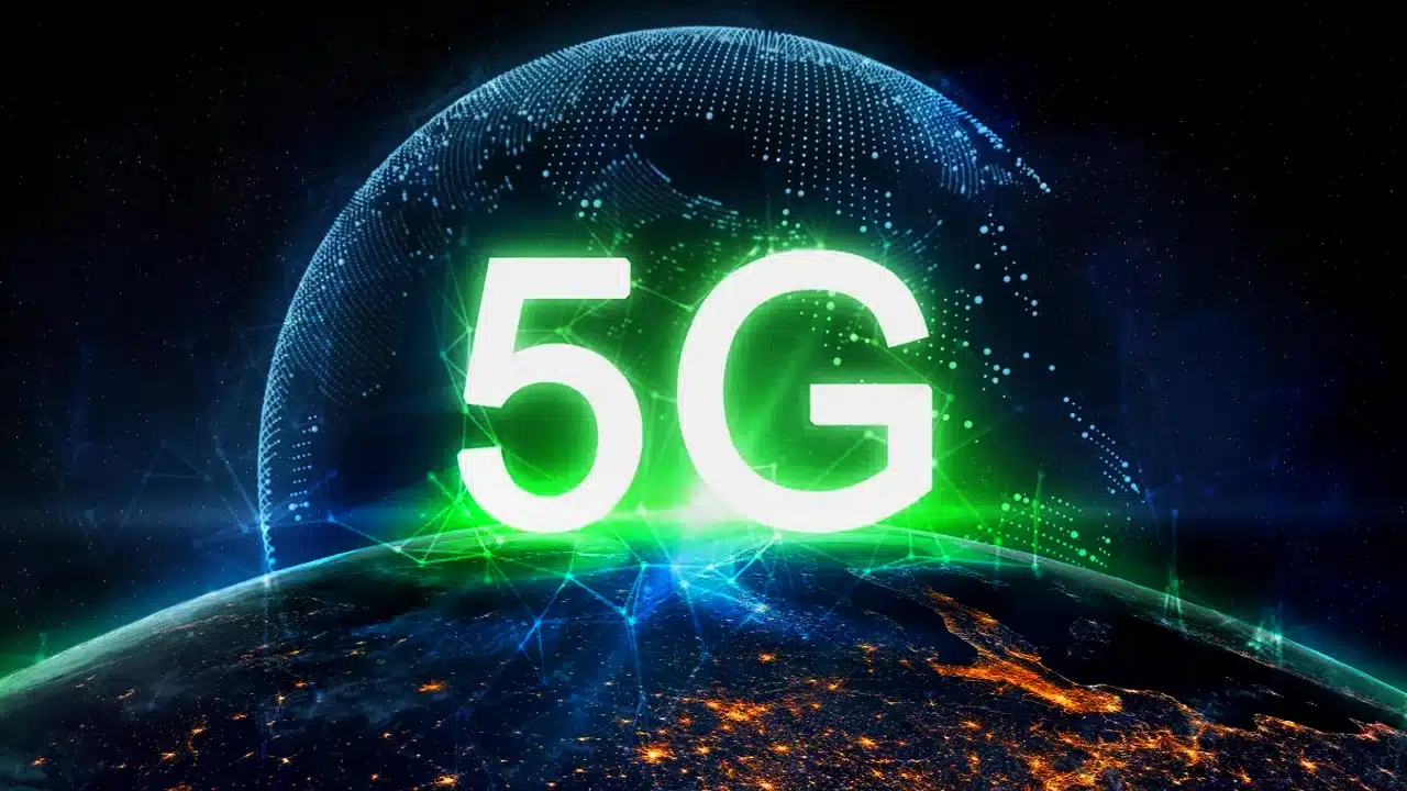 5G ihalesi sonuçları: 5G ne zaman gelecek sorusu, yeni 5G teknolojisi ve dev operatör yatırımları üzerine bir konsept.
