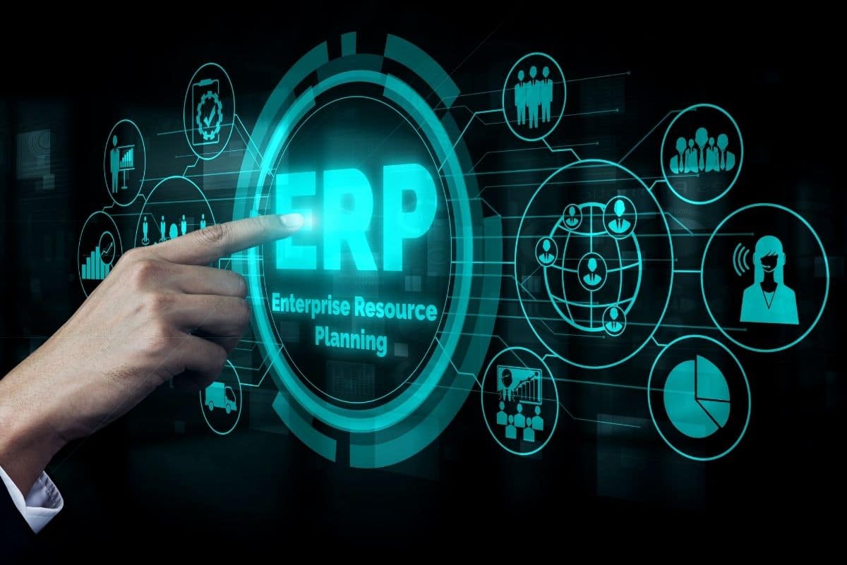 Başarılı bir ERP'ye geçiş için adımlar: Kurumsal kaynak planlama, kullanıcı adaptasyonu ve yapay zeka