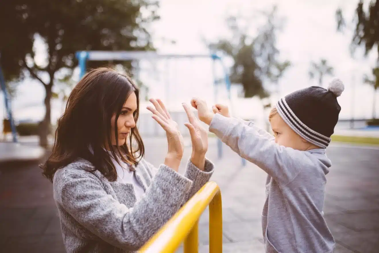 Çocuk eğitiminde övgü ve teşvik arasındaki fark nedir?