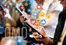FOMO nedir: Günceli kaçırma korkusu, sosyal medya kıyaslaması ve JOMO (dijital detoks) ile kaygı bozukluğu.