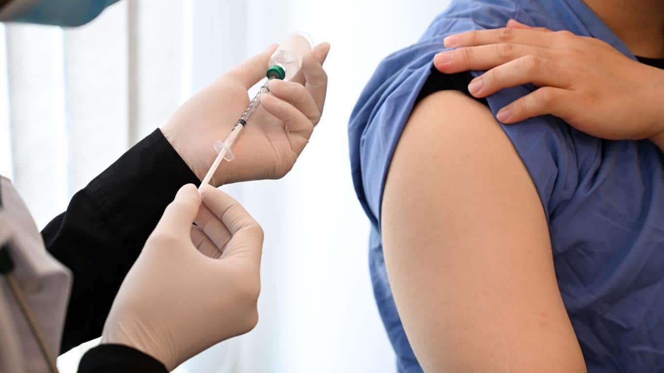 Grip aşısı ne zaman yaptırılmalı: Soğuk algınlığı ve grip ile zayıflayan bağışıklık sistemi ve mevsimsel depresyon.
