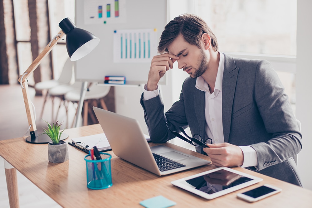 İK tükenmişliği: Artan duygusal yük, Büyük İstifa sonrası çalışan esenliği ve wellbeing programları üzerine bir konsept.