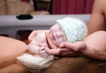 Suda doğum deneyimi: Doğal epidural etkisi, dalış refleksi ve diğer doğum yöntemleri ile karşılaştırmalı bir konsept.
