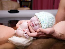 Suda doğum deneyimi: Doğal epidural etkisi, dalış refleksi ve diğer doğum yöntemleri ile karşılaştırmalı bir konsept.