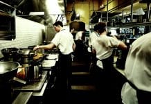 İstanbul’da gıda güvenliği kararları: 24 saat kamera ve 72 saat numune saklama zorunluluğu İstanbul'da gıda güvenliği için yeni kararlar kapsamında 24 saat kesintisiz kayıt, satılan numunelerin 72 saat korunması zorunluluğu