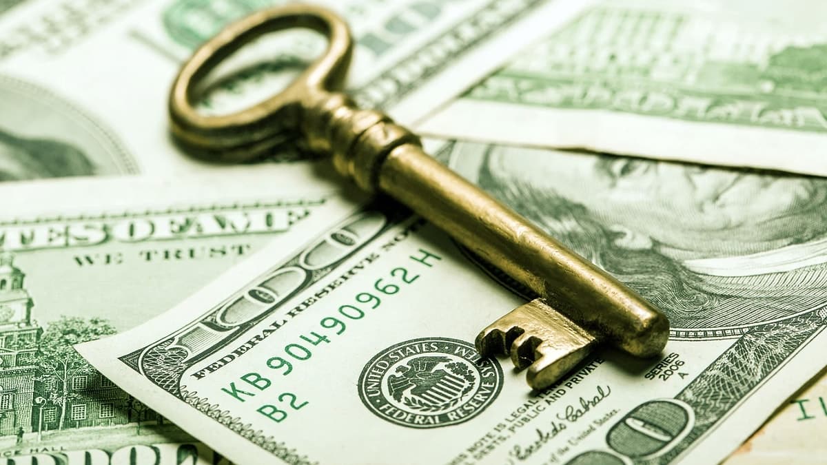 Paranın tarihsel evrimi: Göktürk sikkesi ve Osmanlı dönemi kaime örneği ile Türk tarihinde para.