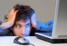 Siberkondri nedir: İnternetten hastalık araştırma, sağlık anksiyetesi ve chatbot riskleri üzerine bir konsept.