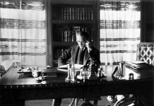 Atatürk’ün kütüphanesi dijital erişime açıldı: Altını çizdiği satırlar ve notları Atatürk'ün kütüphanesi dijital arşivde: Atatürk'ün okuduğu kitaplar, altını çizdiği satırlar ve sayfa kenarı notları.