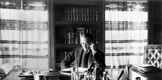 Atatürk'ün kütüphanesi dijital arşivde: Atatürk'ün okuduğu kitaplar, altını çizdiği satırlar ve sayfa kenarı notları.