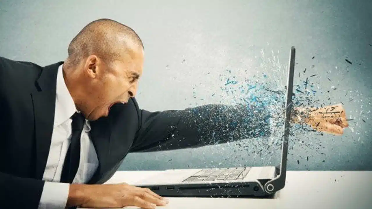 2025 Çalışan Wellbeing Raporu sonuçlarına göre, Fatih Mustafa Çelebi liderliğindeki araştırma, kaygı düzeyi ve iş yaşam dengesi sorunlarını ortaya koyuyor.