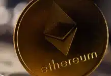 Ethereum Fiyatını Etkileyen Faktörler: Arz, Talep ve Güncellemeler Ethereum fiyatını etkileyen faktörler: Deflasyonist yapı (The Merge, EIP-1559) ve DeFi ile NFT'lerin talebi.