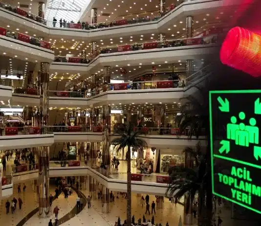 Sığınak zorunluluğu getirildi: Yeni Sığınak Yönetmeliği AVM, stadyum ve millet bahçelerini kapsıyor.