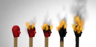 Tükenmişlik sendromu belirtileri: Stres yönetimi, iş-yaşam dengesi ve ruh sağlığı üzerine bir konsept.