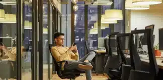 Z Kuşağı beklentileri: Esnek çalışma, yüksek maaş ve düşük sadakat üzerine AGS Global'in Liderlerin Z Kuşağı Karnesi araştırması.