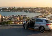 İstanbul’da Araç Kiralayarak Şehri Daha Özgür Keşfetmenin Yolları İstanbul araç kiralama ile şehir içi ve çevre rotalarında esnek ulaşımı yansıtan fotoğrafik sahne