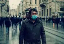 Salgın riskleri bitmedi: Solunum yolu enfeksiyonlarına karşı hazırlık rehberi Salgın riskleri döneminde İstanbul'da maske takarak önlem alan Türk vatandaşı