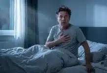 Uyku apnesi belirtileri: Gece sessizliği bozan gizli tehlike! Uyku apnesi belirtileri, tıkayıcı uyku apnesi tanısında kullanılan polisomnografi ve CPAP cihazı ile tedavi yöntemleri.