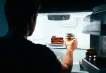 Yemekten sonra tatlı isteği: Kan şekerini dengelemenin 7 yolu Yemekten sonra tatlı isteği, kan şekeri dengesi, karbonhidrat tüketimi ve insülin direnci yönetimi.