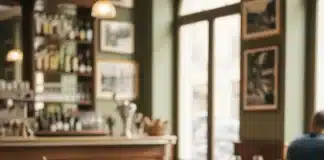 Restoran ve kafelerde kuver ücreti kaldırılıyor: Ticaret Bakanlığı’ndan yeni düzenleme hazırlığı Ticaret Bakanlığı'nın restoran ve kafelerdeki ek ücretleri yasaklayan yeni düzenlemesini temsil eden adisyon ve menü görseli.