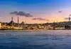 Saç Ekimi Istanbul: Modern Teknikler ve Tıbbi Süreç Hakkında Bilgiler Saç ekimi Istanbul, saç ekimi ve saç restorasyonu temasını yansıtan, markası görünmeyen modern bir aracın sade ve yazısız fotoğrafik kompozisyonu