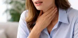 Yutma güçlüğü ile başlayan tehlike: Özofagus kanseri nasıl fark edilir? Yutma güçlüğü ve göğüs ağrısıyla ilişkilendirilen özofagus kanseri belirtilerini simgeleyen tıbbi görsel.