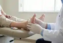 Diyabetik ayak yaraları hakkında bilinmesi gerekenler ve korunma stratejileri Diyabetik ayak yaraları için uzmanlar tarafından önerilen koruyucu yöntemler ve düzenli kontrol süreçleri