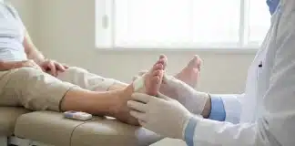 Diyabetik ayak yaraları hakkında bilinmesi gerekenler ve korunma stratejileri Diyabetik ayak yaraları için uzmanlar tarafından önerilen koruyucu yöntemler ve düzenli kontrol süreçleri