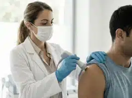 Nöralterapi ile kronik ağrılar ve sinir sistemi bozuklukları tedavi ediliyor Nöralterapi uygulaması ile ağrı yönetimi ve sinir sistemi regülasyonu