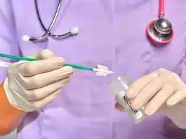 Serviks (rahim ağzı) kanseri tarama testleri erken teşhis ve tedavi sürecinde hayati rol oynuyor Serviks kanseri tarama testleri ve jinekolojik muayene süreci