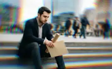 Üniversite diploması artık yetmiyor: İş dünyasında yeni yetkinlikler Üniversite diploması ve iş dünyasındaki dijital dönüşüm süreci