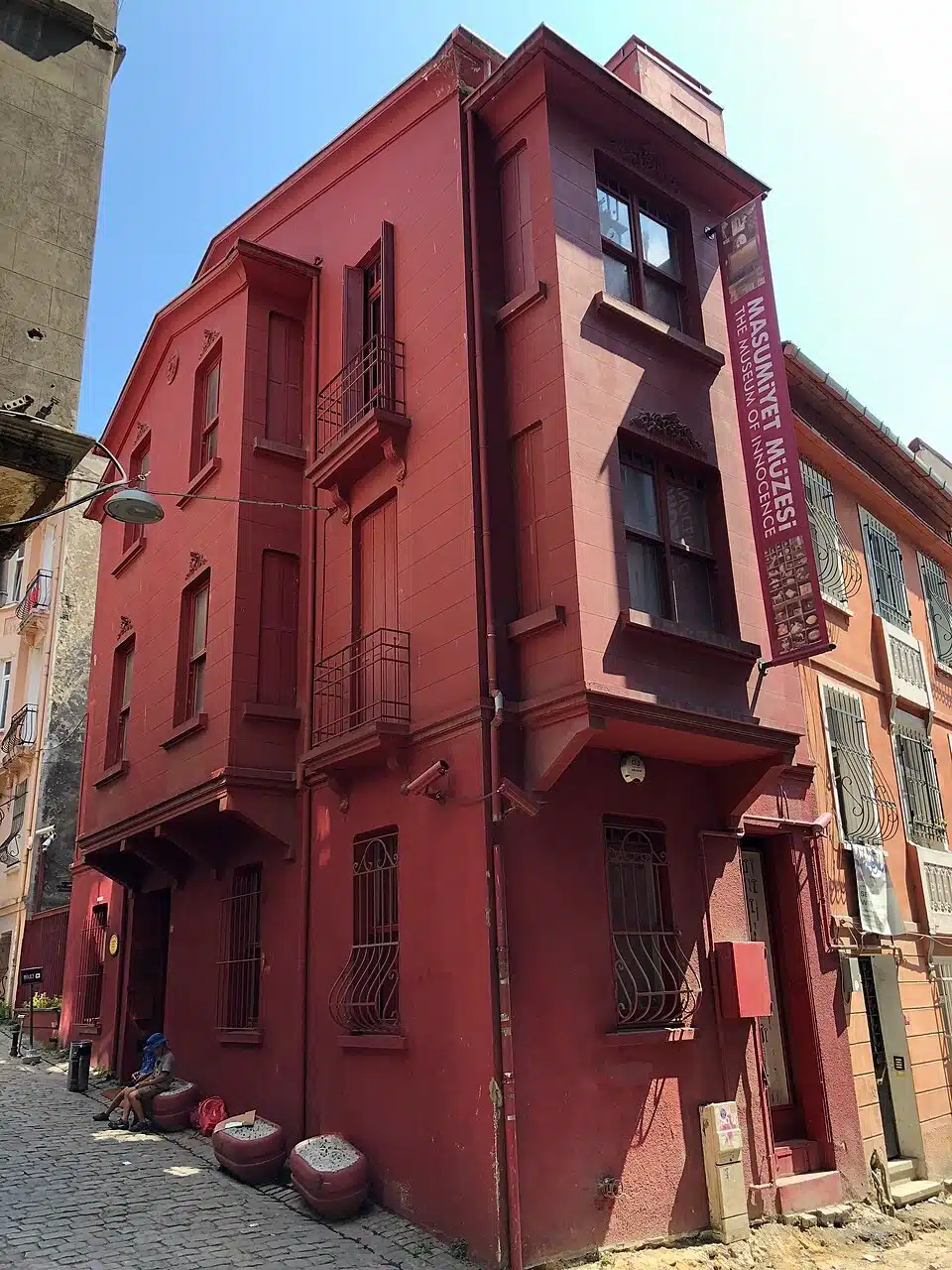 Aşkı objeleştirmek: Masumiyet Müzesi'nin eşyaları ne anlatıyor?