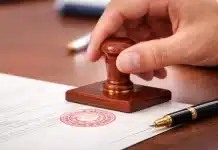 Yeminli Tercüme Sürecinde Noterin Rolü Yeminli tercüme ve noter onaylı tercüme süreçleri için hazırlanan kapsamlı yasal rehber ve onay prosedürleri görseli.