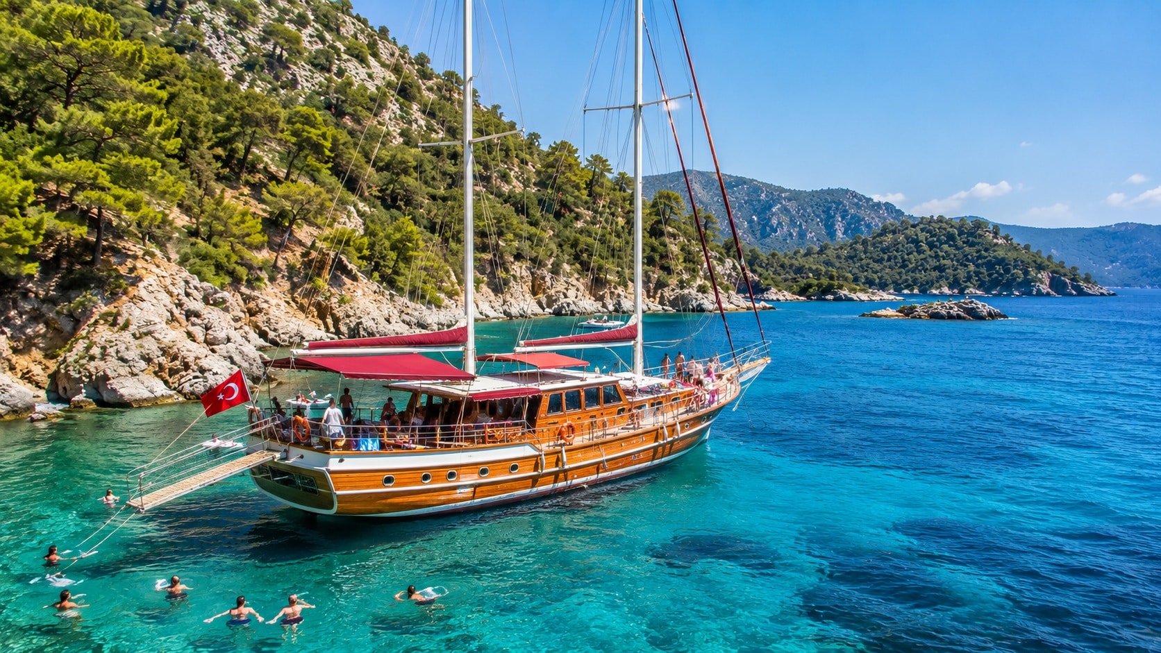 Marmaris'te yat turları tekne gezileri gulet charter.