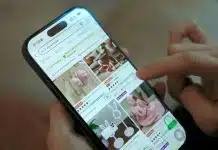 E-ticarette sahte yorum ve beğeni dönemi kapanıyor: Erişim engeli ve milyonluk ceza E-ticarette sahte yorum riskine karşı telefondan ürün yorumlarını inceleyen kullanıcı