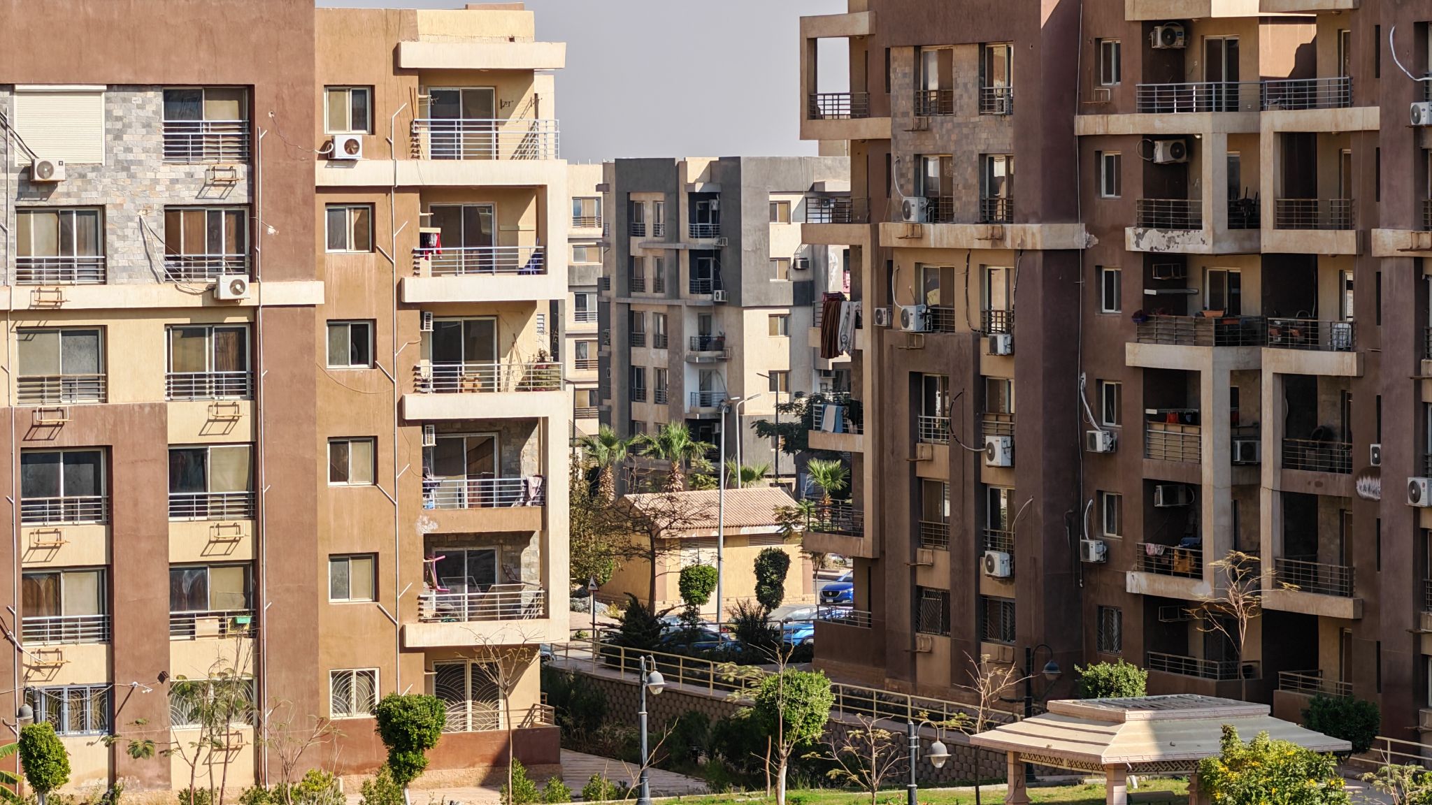 Konut yatırımı için kiralanabilirliği ve satılabilirliği yüksek, yeşil alanlı modern apartman sitesi