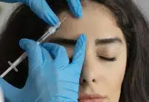Koruyucu botoks gerçekten koruyor mu? Asıl kriter çizgi tipi Koruyucu botoks uygulamasında hekimin genç bir hastanın alın bölgesine düşük dozda enjeksiyon yapması
