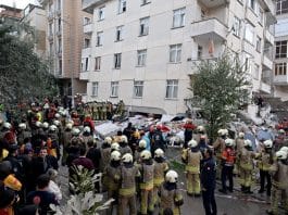 Maltepe Cevizli'de bina çökmesi sonrası enkazda arama kurtarma yapan ekipler