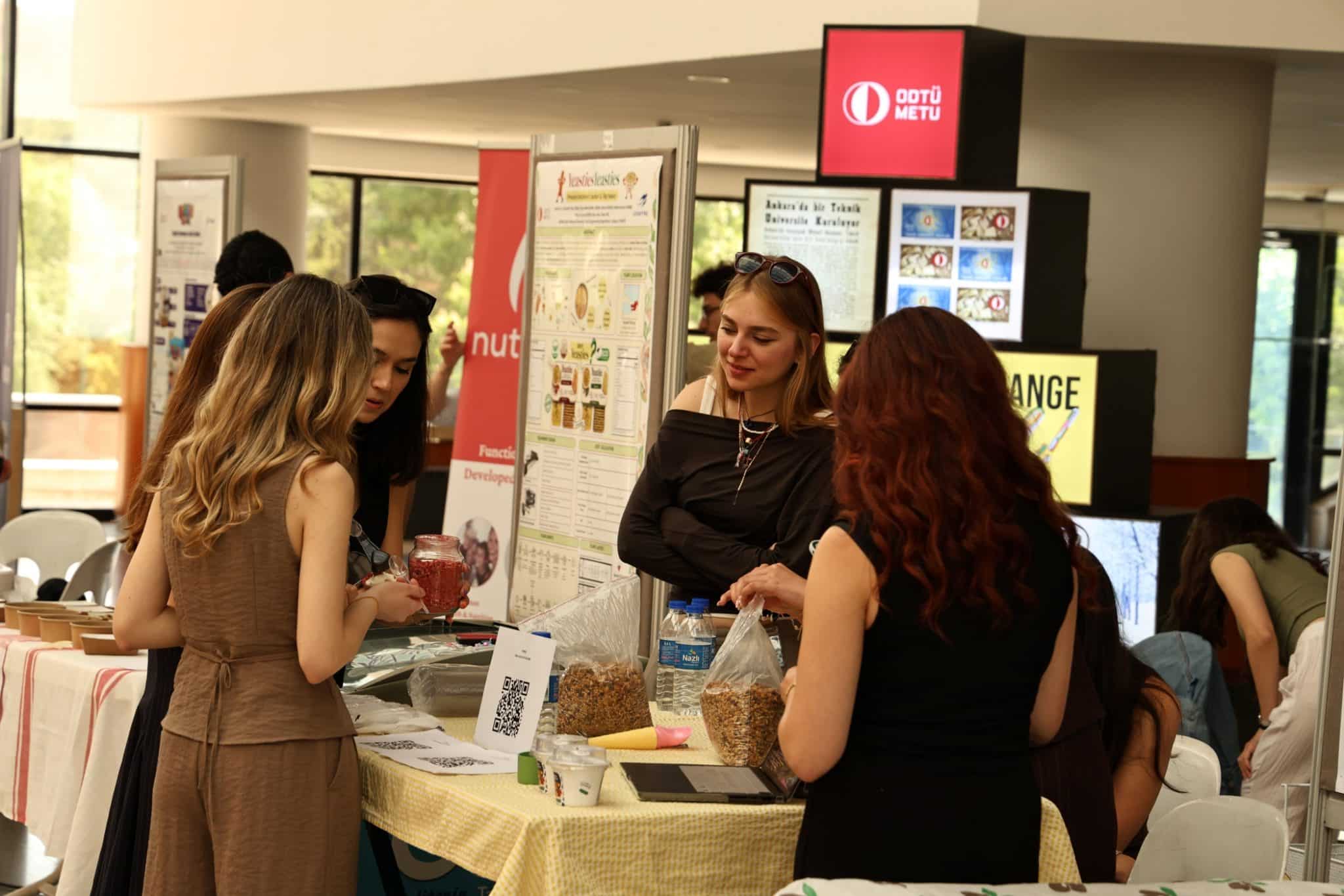 ODTÜ Gıda Tasarım ve İnovasyon Festivali'nde öğrenciler; palm yağı ve gluten hakkındaki yanlış bilgiler konuşuldu
