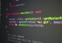 PHP güvenlik açığı PHP2Shell sonrası güncellenmesi gereken PHP kodlarının yer aldığı bilgisayar ekranı