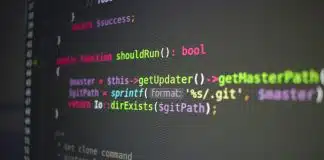 PHP güvenlik açığı (PHP2Shell): Ne oldu, ne yapmalı? Adım adım rehber PHP güvenlik açığı PHP2Shell sonrası güncellenmesi gereken PHP kodlarının yer aldığı bilgisayar ekranı