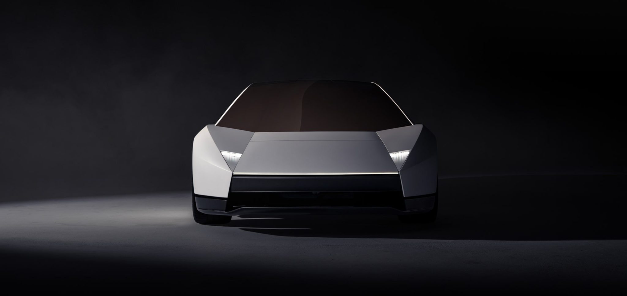 Yeni Tesla Roadster'ın gizli farlı keskin hatlı ön tasarımı